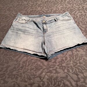 Women’s shorts plus size